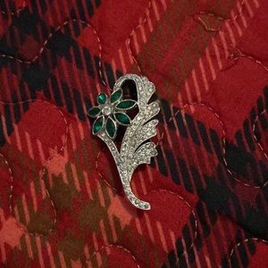Vintage, green floral brooch